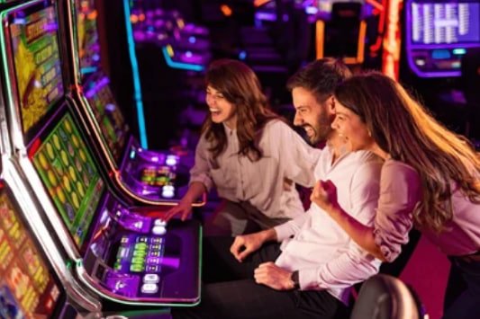 spin 888 player checking payout confirmation on Android phone